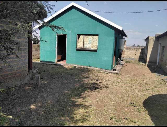 2 BEDROOM HOUSE FOR SALE IN PALM SPRINGS